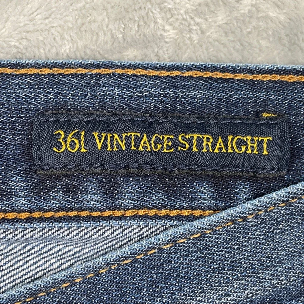 Lucky Brand 361 Vintage Straight Jeans Mens 38x32 Blue Medium Wash Distressed